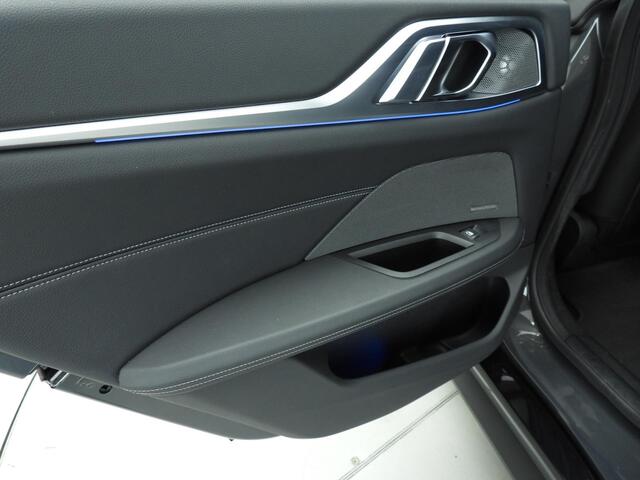 BMW i4 eDrive40 High Executive 84 kWh SoH 93,1% | M Sport | Laser | Schuifdak | Harman/Kardon | Leder