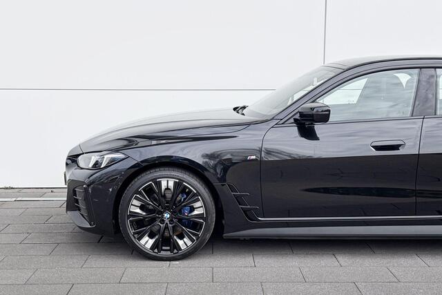 BMW i4 eDrive35 70 kWh | Selections 2500