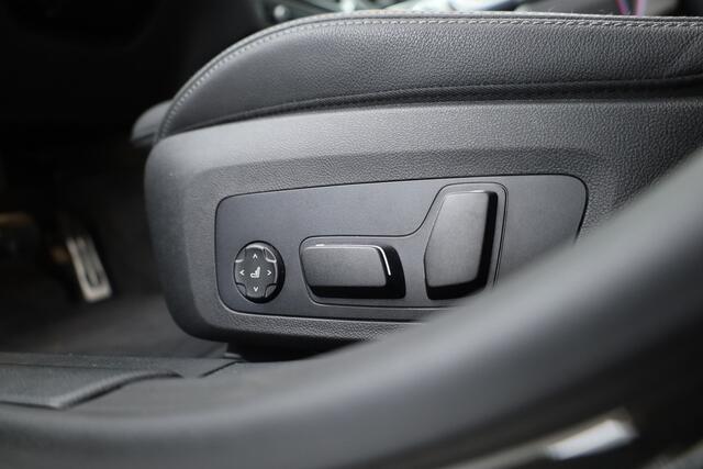 BMW i4 eDrive40 M Sport Pro 84 kWh | S/K-Dak | Elek. Trekhaak | Shadowline | Widescreen | Innovation pack | HUD | 360*+PDC | Carbon | Driving Ass. pro | Memory | Dodehoek V