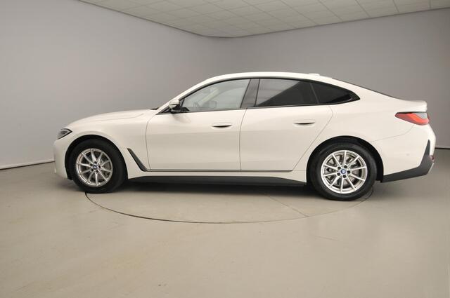 BMW i4 Gran Coupé eDrive40 | LED | Leder | HUD | Sportstoelen | Stoelverwarming | Achteruitrijcamera | DAB | Alu 17 inch