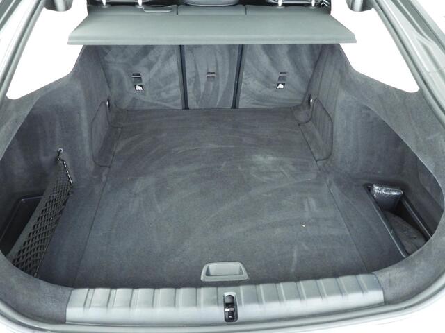 BMW i4 Gran Coupé eDrive40 | LED | Leder | HUD | Sportstoelen | Stoelverwarming | Achteruitrijcamera | DAB | Alu 17 inch