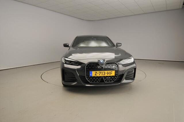 BMW i4 Gran Coupe eDrive40 | M-Sportpakket | LED | Leder | HUD | Active cruise | Sportstoelen | Stoelverwarming | DAB | Harman-kardon sound | Alu 19 inch