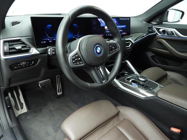 BMW i4 Gran Coupe eDrive40 | M-Sportpakket | LED | Leder | HUD | Active cruise | Sportstoelen | Stoelverwarming | DAB | Harman-kardon sound | Alu 19 inch