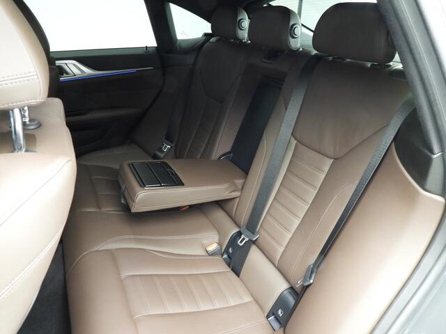 BMW i4 Gran Coupe eDrive40 | M-Sportpakket | LED | Leder | HUD | Active cruise | Sportstoelen | Stoelverwarming | DAB | Harman-kardon sound | Alu 19 inch