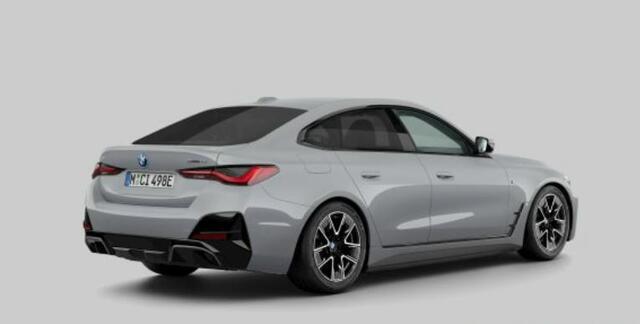 BMW i4 eDrive40 M Sport Edition 84 kWh COMFORT PACK - INNOVATION PACK - Head up - Hifi - Parking Assistant Plus - Comfort Access - Getinte Ruiten - Elektrisch verstelbare/verwarmde stoelen -