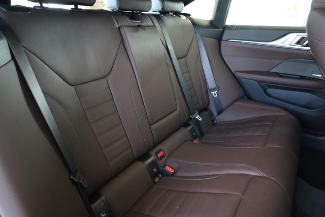 BMW i4 eDrive35 | M Sportpakket | Innovation Pack | Comfort Pack