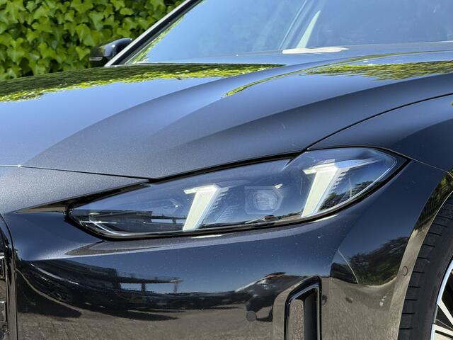 BMW i4 eDrive35 | 20" Individual | ACC | Camera | HiFi | Comf. Acc. | Stoelverw. | Getint glas | Apple CP | Hoogglans Shadow Line