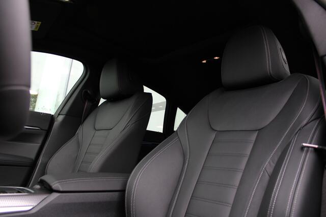 BMW i4 eDrive35 M Sport / Schuif-kanteldak / Achteruitrijcamera / Adaptieve LED / Active Cruise Control / Live Cockpit Plus / Comfort Access
