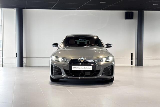 BMW i4 M60 84 kWh | M Sport Pro | Glazen schuif-/kanteldak | Harman Kardon | Stoelverwarming | Achteruitrijcamera |