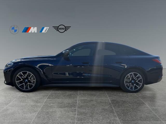 BMW i4 eDrive40 M-SPORT 84 kWh (250kW/340pk) ** LEDER, H&K SOUND, VERW. ST, 18-inch LMV ** 1e EIG - UNFALLFREI ** ** INFORMEER OOK NAAR ONZE AANTREKKELIJKE FINANCIAL-LEASE TARIEVEN **