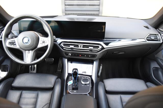 BMW i4 eDrive40 High Executive 84 kWh * M-Sport * Trekhaak * M-Remmen * SOH 96% * Elektrische Stoelen met Memory * Head-up *