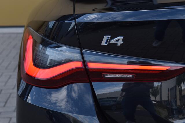 BMW i4 eDrive40 High Executive 84 kWh * M-Sport * Trekhaak * M-Remmen * SOH 96% * Elektrische Stoelen met Memory * Head-up *