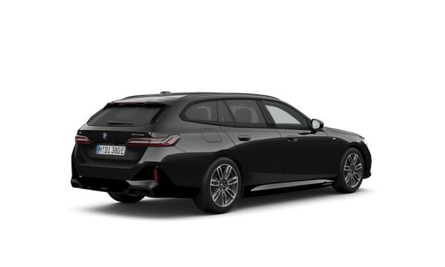 BMW i5 Touring eDrive40 | M-Sport | 19'' | Driv. Ass. Plus | Driv. Ass. | Adapt. LED | Camera | Getint glas | Stoelverw.