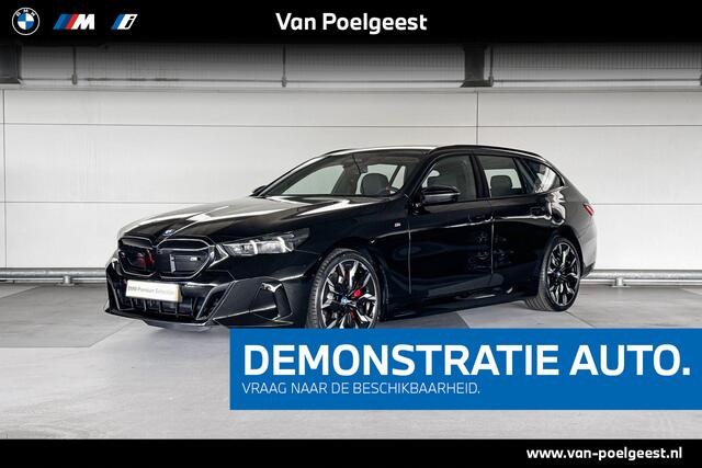 BMW i5 Touring M60 xDrive 84 kWh | Trekhaak met elektrisch wegklapbare kogel | Glazen panoramadak