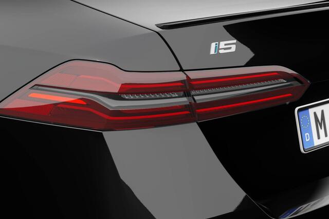 BMW i5 Sedan eDrive40 M Sport Edition 84 kWh | M Sportpakket Pro | Glazen panoramadak