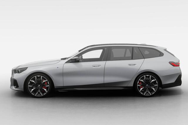 BMW i5 Touring M60 xDrive | M Sport Pro | Innovation Pack | Travel Pack | Comfort Pack