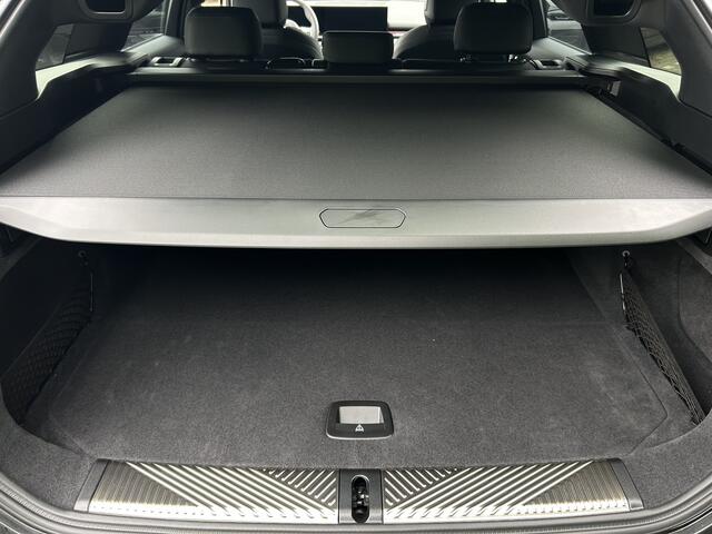 BMW i5 Touring eDrive40 | M-Sport | 19'' | Driv. Ass. Plus | Driv. Ass. | Adapt. LED | Camera | Getint glas | Stoelverw.