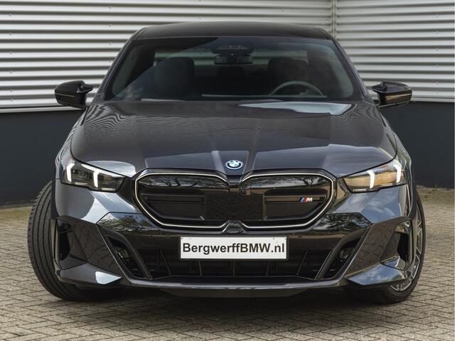 BMW i5 M60 xDrive - 153km! - Pano - Achterasbesturing - Stoelventilatie - Driving Ass Prof