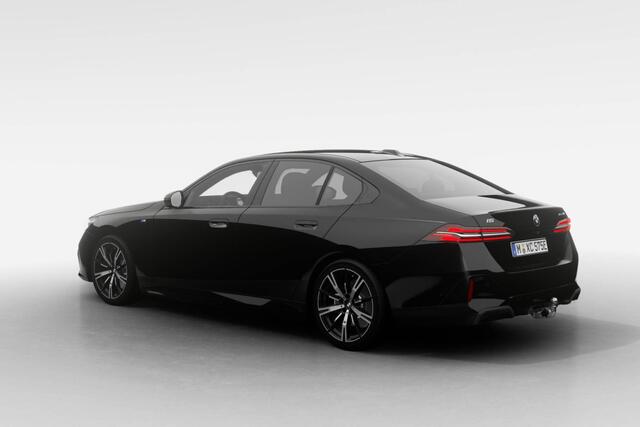 BMW i5 Sedan eDrive40 M Sport Edition | Innovation Pack | Travel Pack | Comfort Pack