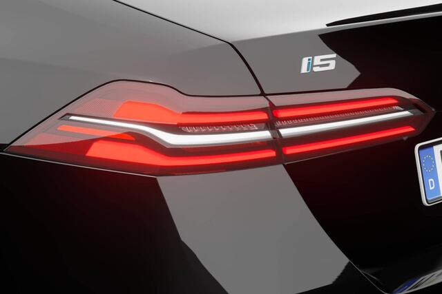 BMW i5 Sedan eDrive40 M Sport Edition | Innovation Pack | Travel Pack | Comfort Pack