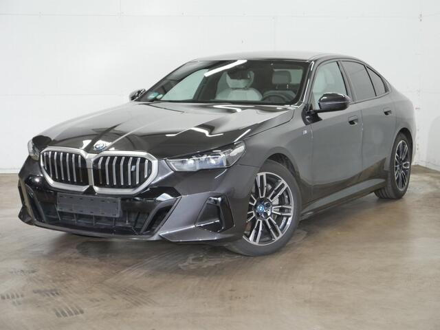 BMW i5 xDrive40 M-Sport - Onderstel Prof - Trekhaak - Bowers & Wilkins - Driving Ass Prof