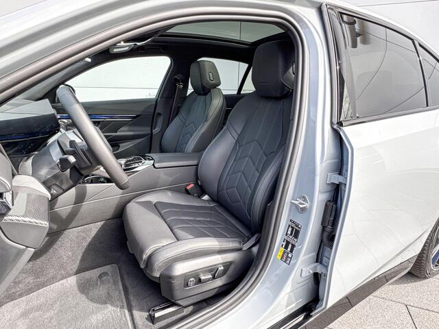 BMW i5 Sedan M60 xDrive 84 kWh