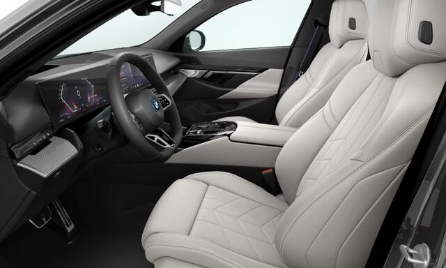 BMW i5 Touring eDrive40 M-Sport Pro - Onderstel Prof - Pano - Trekhaak - Driving Ass Prof