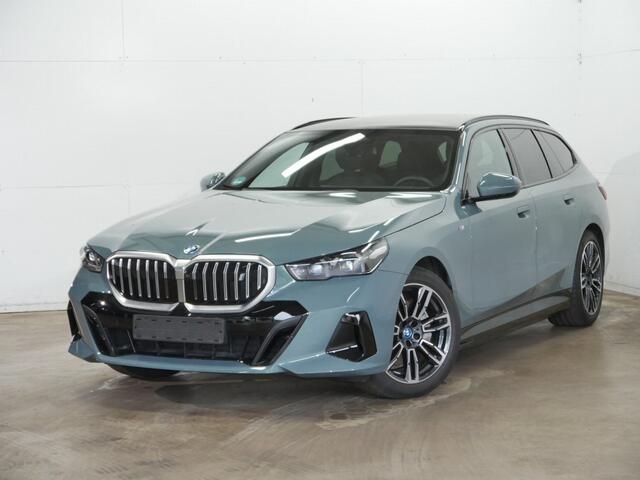 BMW i5 Touring eDrive40 M-Sport - Onderstel Prof - Pano - Trekhaak - Bowers & Wilkins