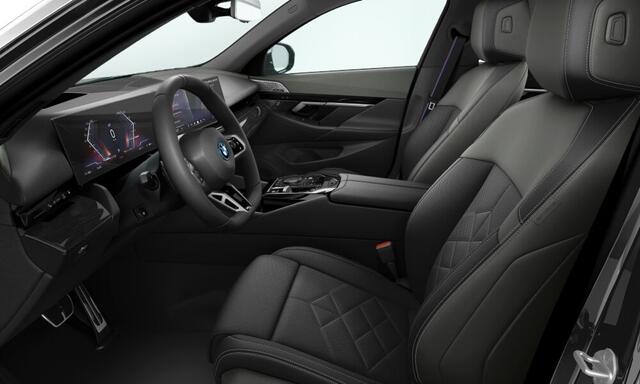 BMW i5 Touring eDrive40 M Sport Pro - Onderstel Prof - Pano - Trekhaak - Driving + Parking Ass Prof - Bowers & Wilkins