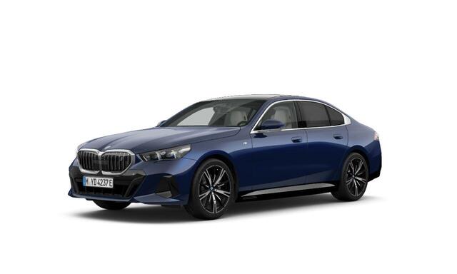 BMW i5 eDrive40 M Sport Edition 84 kWh M Sport - Panoramadak - Comfort Pack - Comfort Acces - Parking Assistant Plus - Driving Assistant Professional - Active Guard - Head up - Elektrische Achterklep - Stuurwielrandverwarming -