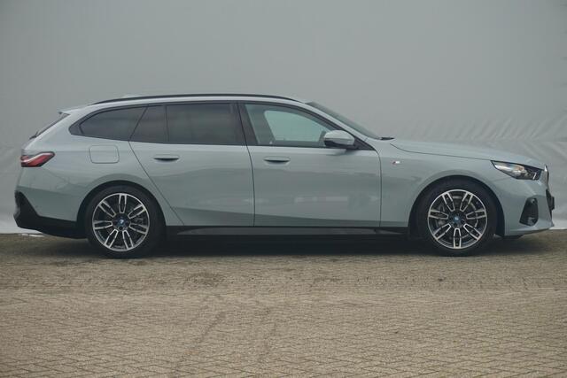 BMW i5 Touring eDrive40 M Sport Edition 19'' / Driving Assistant Plus / Comfort Acces / Adaptieve LED koplampen