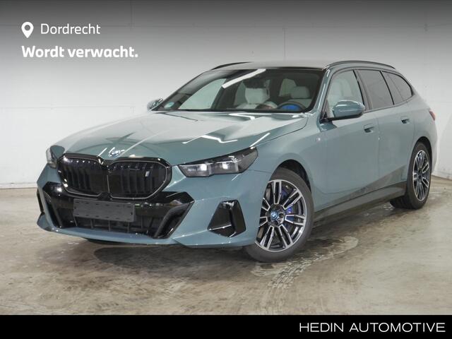BMW i5 Touring eDrive40 M-Sport pro | Panorama | CoPilot | Trekhaak | Bowers & Wilkins Surround Sound