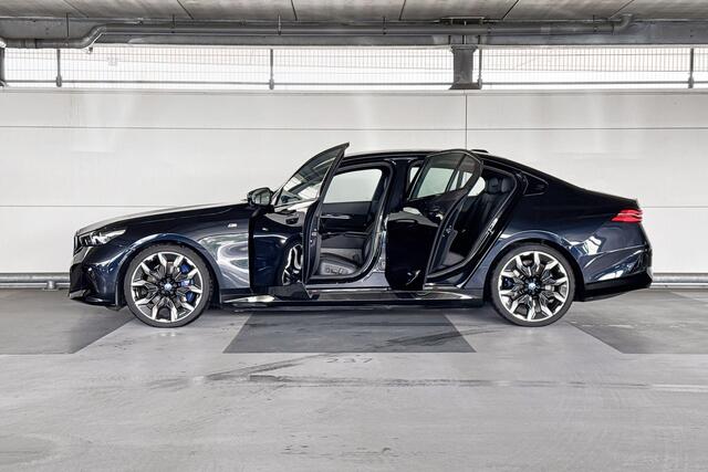 BMW i5 Sedan M60 xDrive 84 kWh