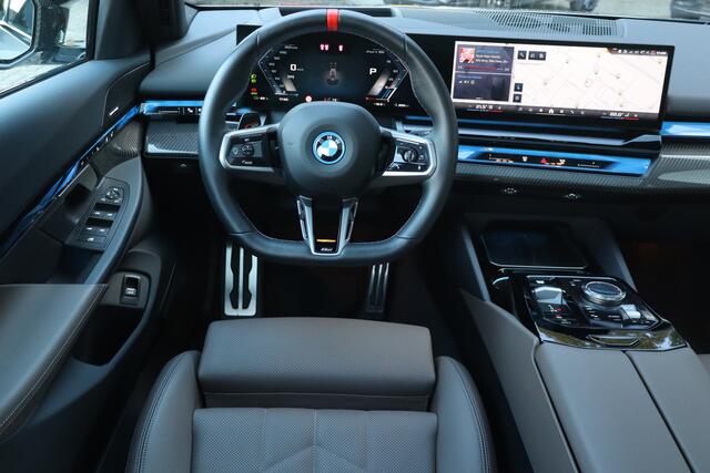 BMW i5 Touring M60 xDrive M-Sport Carbon I Elek.Trekhaak I Stoel Vent.
