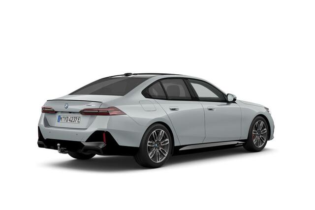 BMW i5 Sedan eDrive40 M Sport Edition | M Sport Pro | Innovation Pack | Travel Pack | Comfort Pack | Trekhaak