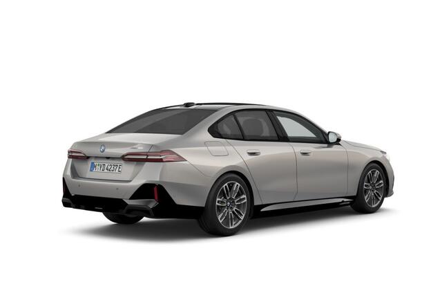 BMW i5 Sedan eDrive40 M Sport Edition 84 kWh | M Sportpakket | Travel Pack | Comfort Pack