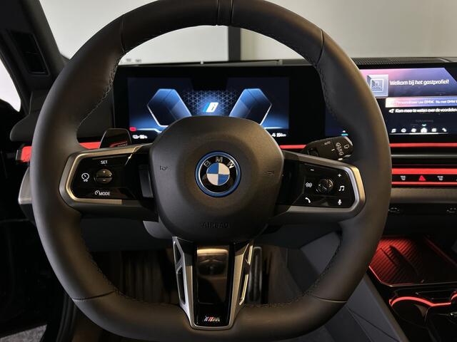 BMW i5 Touring eDrive40 M Sport Edition 84 kWh Glazen dak | Harman Kardon | Comfortstoelen | "20 inch Licht metalen velgen