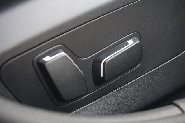 BMW i5 xDrive40 M Sportpakket 19'' / Panoramadak / Harman Kardon / Parking Assistant Plus / Trekhaak