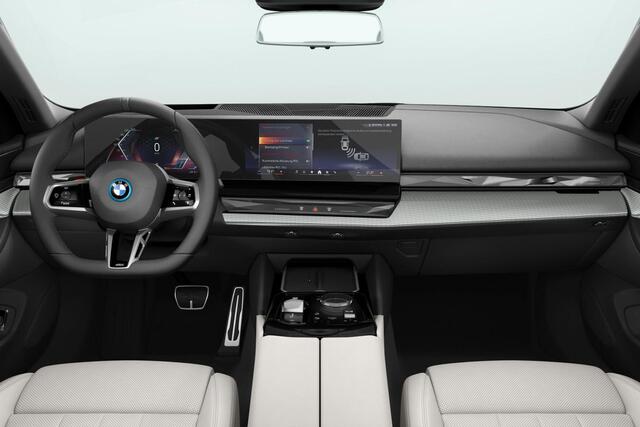 BMW i5 Sedan eDrive40 84 kWh