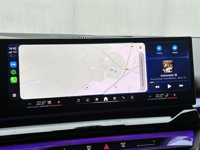 BMW i5 XDrive40 M Sport Edition 84 kWh 4WD / Fabrieksgarantie t/m 04-2028 / SOH 97,29% / Elektrische Trekhaak (1500KG) / Comfort Pack / Innovation Pack / M Sportpakket Pro / Travelpack /