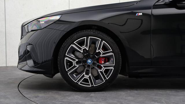 BMW i5 xDrive40 M-Sport Pro | Harman/Kardon | Stoelventilatie | Head-up | Carbon | Trekhaak