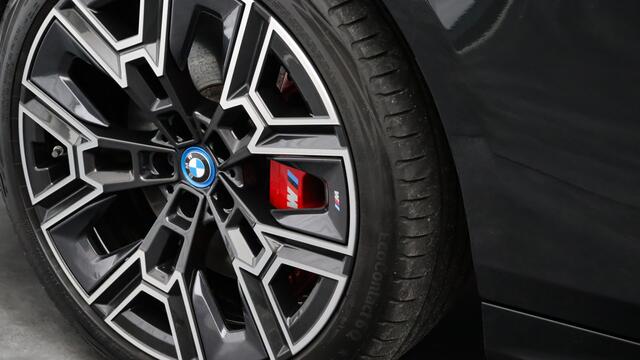 BMW i5 xDrive40 M-Sport Pro | Harman/Kardon | Stoelventilatie | Head-up | Carbon | Trekhaak