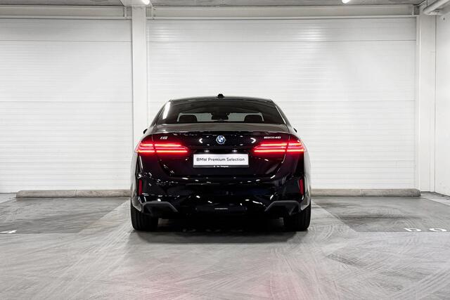 BMW i5 Sedan eDrive40 | M-Sport | Travel Pack | Comfort Pack | Driving Assistant Plus | Harman/Kardon | Comfort Access | Trekhaak