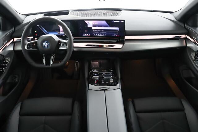 BMW i5 eDrive40 Sedan | M Sport Edition | M Sportpakket | Innovation Pack | Travel Pack | Showroom Selection