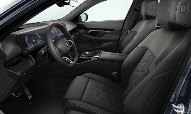 BMW i5 M60 xDrive - Pano - Onderstel Prof - Stoelventilatie - Comfortzetel