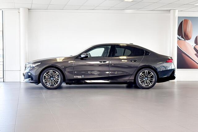 BMW i5 Sedan eDrive40 M Sport Edition | Stoelventilatie | Comfort Access | Harman Kardon | Trekhaak |