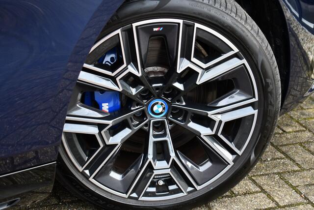 BMW i5 Touring eDrive40 M-Sport Pano Adp-demping B&W Comfzetel+Vent 20inch