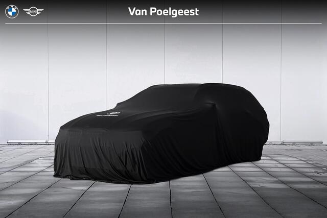 BMW i5 Sedan eDrive40 M Sport Pro 20 inch / Glazen dak / Active Cruise Controle / Electrische Zwenkhaak / Comfort Acces / Stuur & Stoelverwarming / Adaptieve Led koplamp / Harman Kardon / Head Up Display