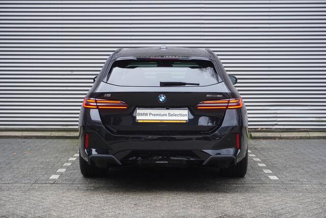 BMW i5 Touring eDrive40 M Sportpakket Pro | Panoramadak elektrisch | Bowers & Wilkins Surround Sound System | Driving Assistant Professional | Adaptieve LED-koplampen