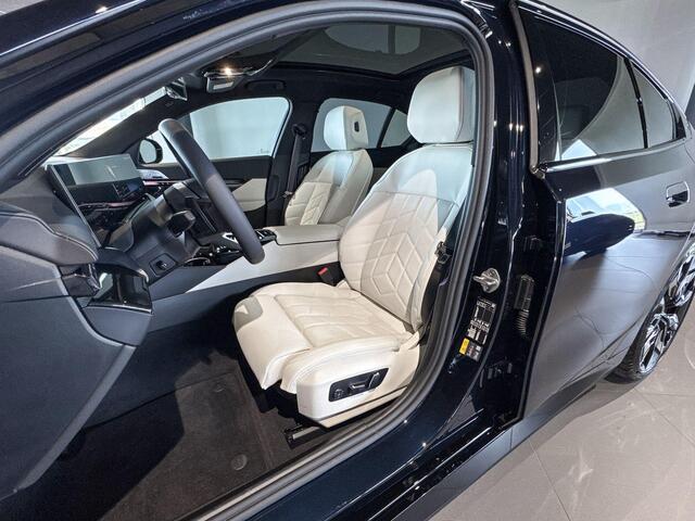 BMW i5 eDrive40 M Sport Edition | Glazen Panoramadak | Stoelventilatie | Harman Kardon | Trekhaak |